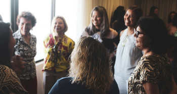 Encontro de mulheres em março