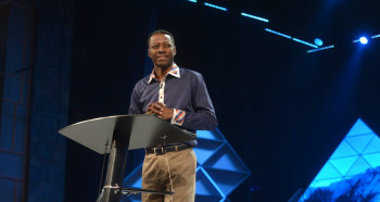 Summit Degustação exibe palestra inédita com Sam Adeyemi