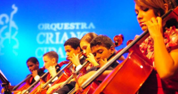 Orquestra Criança Cidadã se apresenta na Emanuel
